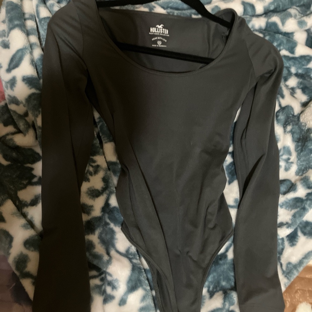 Hollister Black Must-Have Collection Top